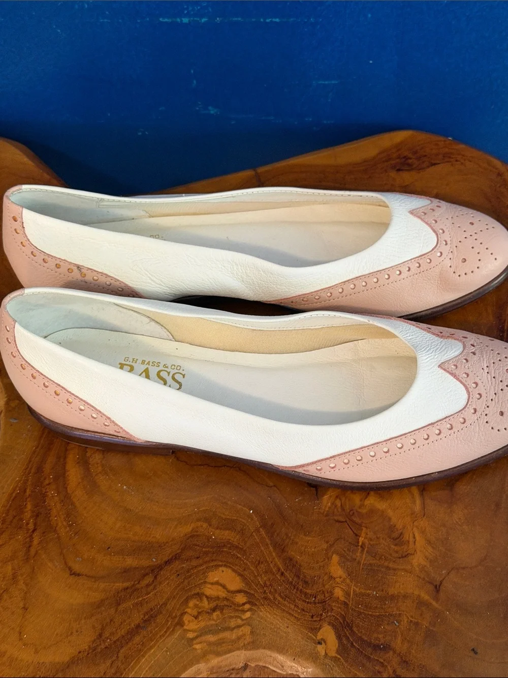 G.H. Bass & Co. Symphony Women’s 7.5N Pink White Leather Wingtip Oxford Flats